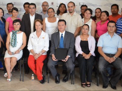 <a href="/noticias/nombran-nuevo-titular-de-preparatoria-abierta">Nombran nuevo titular de Preparatoria Abierta</a>