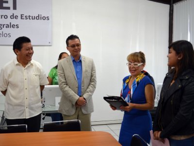 <a href="/noticias/se-inauguro-un-espacio-donde-los-morelenses-tendran-acceso-los-servicios-de-alfabetizacion">Se inauguró un espacio donde los morelenses tendrán acceso a los servicios de alfabetización...</a>
