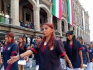 La Preparatoria Abierta participaron con gran entusiasmo en los desfiles conmemorativos por los 215 años de la Independencia de México
