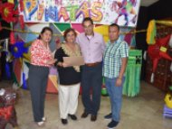 Destacan estudiantes de CESPA con elaboración de piñatas que fusionan arte, tradición y solidaridad 
